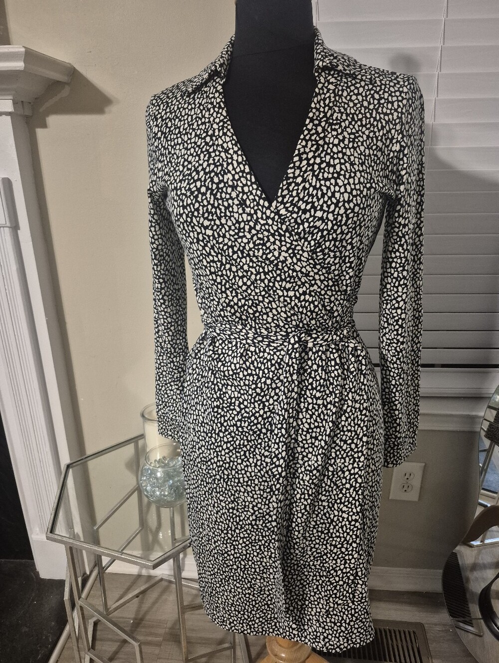 Diane Von Furstenberg Black & White Wrap Dress Size 6 Petite